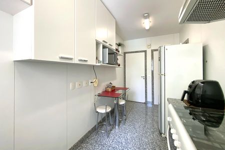 Apartamento à venda com 148m², 4 quartos e 3 vagasCozinha