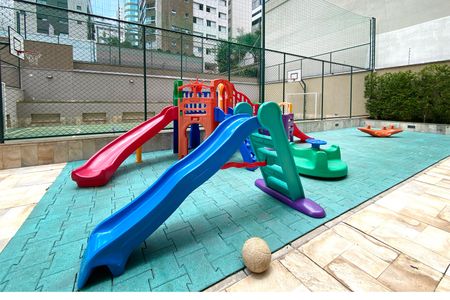 Apartamento à venda com 148m², 4 quartos e 3 vagasÁrea comum - Playground