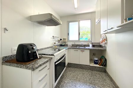 Apartamento à venda com 148m², 4 quartos e 3 vagasCozinha