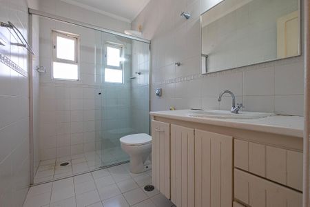 Casa para alugar com 115m², 3 quartos e 2 vagasBanheiro Social