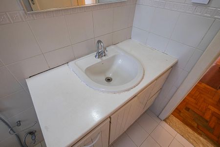 Casa para alugar com 115m², 3 quartos e 2 vagasBanheiro Social