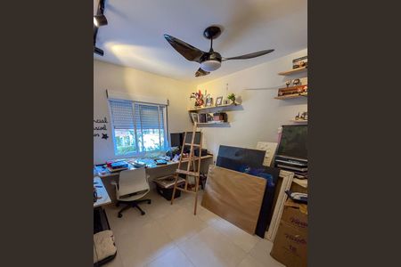 Casa à venda com 120m², 3 quartos e 4 vagasSuite 