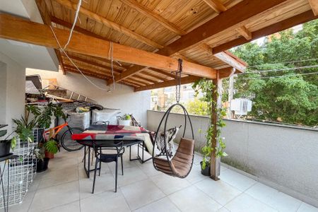 Casa à venda com 120m², 3 quartos e 4 vagasQuintal