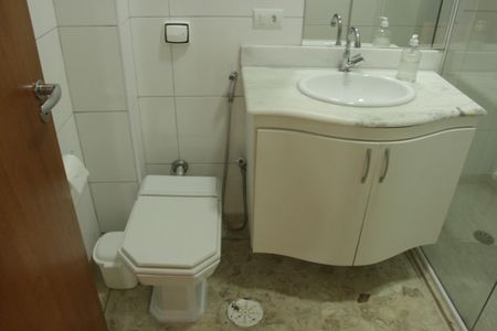 Apartamento para alugar com 210m², 3 quartos e 2 vagasBanheiro da Suíte 2