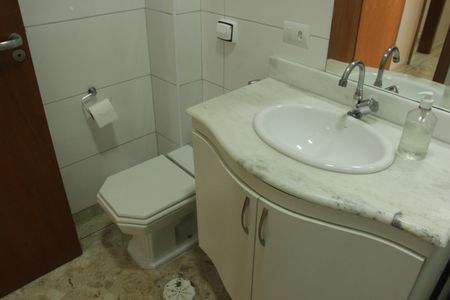 Apartamento para alugar com 210m², 3 quartos e 2 vagasBanheiro da Suíte 2