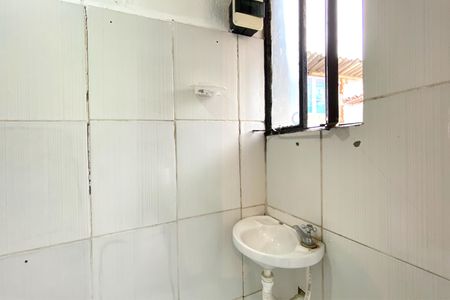 Banheiro de kitnet/studio para alugar com 1 quarto, 22m² em Senhor dos Passos, Belo Horizonte