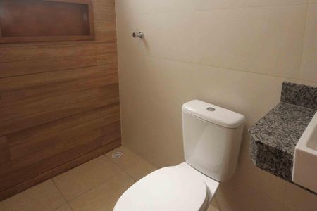 Casa à venda com 82m², 2 quartos e 2 vagasBanheiro da Suite