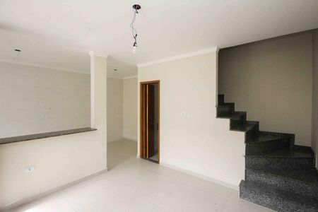 Casa à venda com 82m², 2 quartos e 2 vagasSala