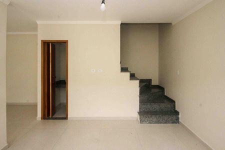 Casa à venda com 82m², 2 quartos e 2 vagasSala