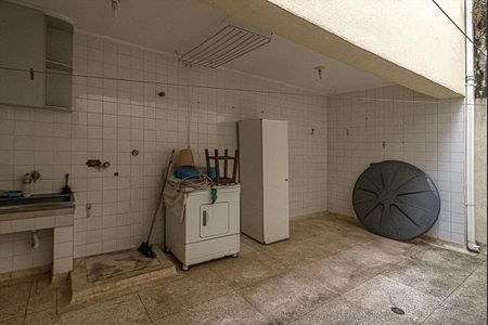 Casa à venda com 180m², 4 quartos e 2 vagas Casa à venda com 180m², 4 quartos e 2 vagasárea de serviço_2