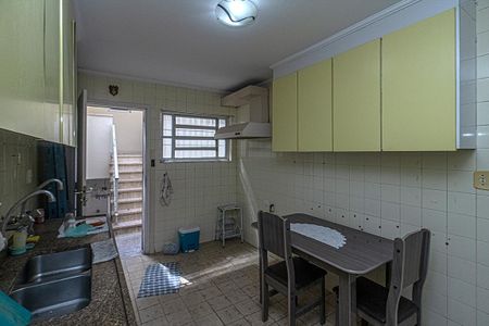 Casa à venda com 180m², 4 quartos e 2 vagas Casa à venda com 180m², 4 quartos e 2 vagascozinha_2