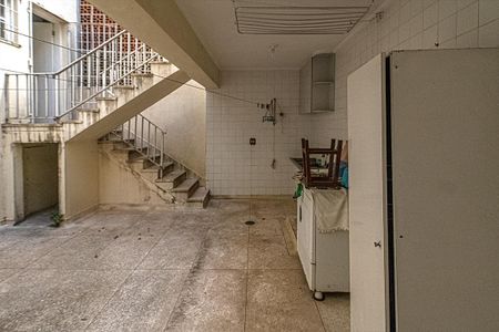 Casa à venda com 180m², 4 quartos e 2 vagas Casa à venda com 180m², 4 quartos e 2 vagasacesso para a suíte 2 e para a área de serviço_2