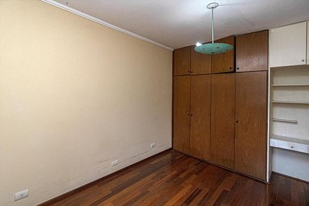 Casa à venda com 180m², 4 quartos e 2 vagas Casa à venda com 180m², 4 quartos e 2 vagassuíte_3