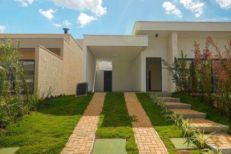 Garagem de casa de condomínio para alugar com 3 quartos, 166m² em Conjunto Residencial Storil, Aparecida de Goiânia