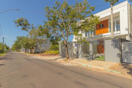 Casa à venda com 230m², 3 quartos e 2 vagas Casa à venda com 230m², 3 quartos e 2 vagasVista da Rua