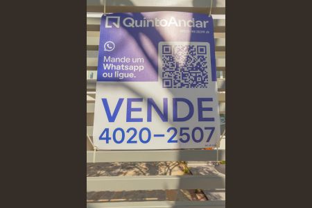 Casa à venda com 230m², 3 quartos e 2 vagas Casa à venda com 230m², 3 quartos e 2 vagasplaca