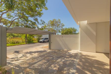Casa à venda com 230m², 3 quartos e 2 vagas Casa à venda com 230m², 3 quartos e 2 vagasGaragem
