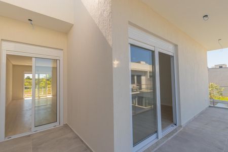 Casa à venda com 230m², 3 quartos e 2 vagas Casa à venda com 230m², 3 quartos e 2 vagasVaranda da Suíte 1 e 2