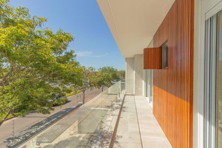 Casa à venda com 230m², 3 quartos e 2 vagas Casa à venda com 230m², 3 quartos e 2 vagasVaranda da Suíte 2