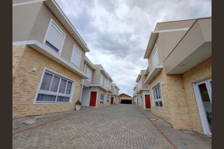 Casa de condomínio para alugar com 114m², 3 quartos e 2 vagasFachada