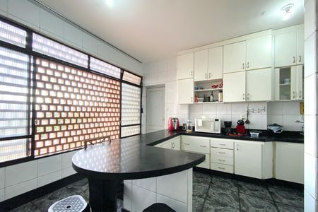 Apartamento à venda com 156m², 4 quartos e sem vagaCozinha