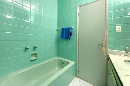 Apartamento à venda com 156m², 4 quartos e sem vagaBanheiro