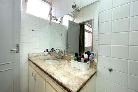 Apartamento à venda com 156m², 4 quartos e sem vagaBanheiro da Suíte 1