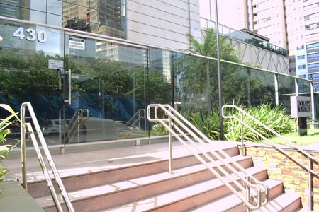 Apartamento para alugar com 77m², 1 quarto e 2 vagasFachada e portaria