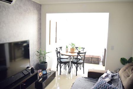 Apartamento para alugar com 77m², 1 quarto e 2 vagasSala