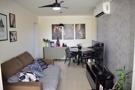 Apartamento para alugar com 77m², 1 quarto e 2 vagasSala