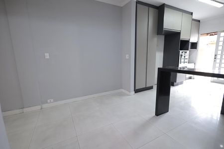 Casa para alugar com 209m², 3 quartos e 2 vagas Casa para alugar com 209m², 3 quartos e 2 vagasCozinha