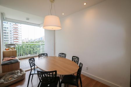 Apartamento à venda com 68m², 2 quartos e 2 vagasSala