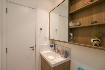 Apartamento à venda com 68m², 2 quartos e 2 vagasBanheiro da Suíte