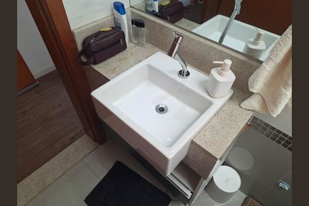 Casa à venda com 114m², 2 quartos e 3 vagasBanheiro Quarto 1