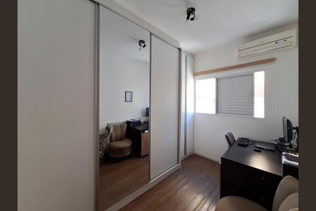 Casa à venda com 114m², 2 quartos e 3 vagasQuarto 2