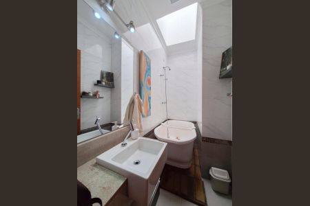 Casa à venda com 114m², 2 quartos e 3 vagasBanheiro Quarto 1