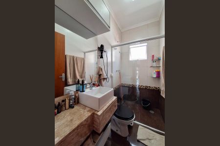 Casa à venda com 114m², 2 quartos e 3 vagasBanheiro Quarto 2