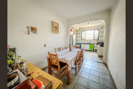 Casa à venda com 176m², 3 quartos e 1 vaga