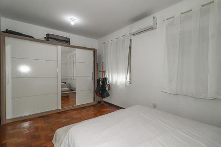 Quarto de apartamento para alugar com 2 quartos, 54m² em São Sebastião, Porto Alegre