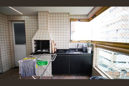 Apartamento para alugar com 100m², 2 quartos e 1 vagaVaranda