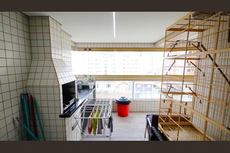 Apartamento para alugar com 100m², 2 quartos e 1 vagaVaranda