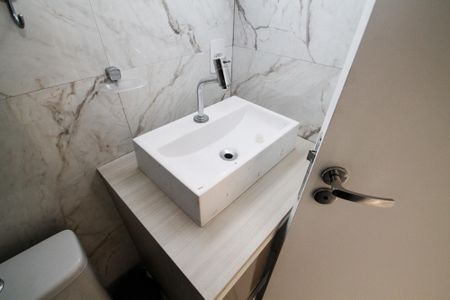 Banheiro de apartamento para alugar com 2 quartos, 56m² em Lageado, Cotia