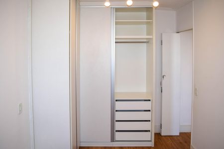 Apartamento à venda com 55m², 2 quartos e 1 vagaQuarto 2