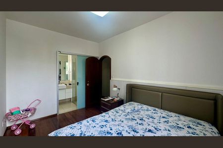 Apartamento à venda com 127m², 4 quartos e 2 vagasQuarto 