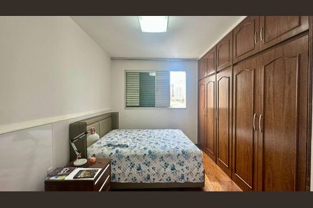 Apartamento à venda com 127m², 4 quartos e 2 vagasQuarto 
