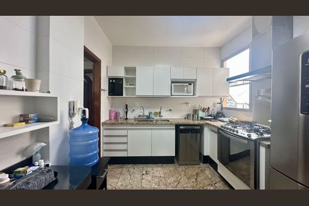 Apartamento à venda com 127m², 4 quartos e 2 vagasCozinha 
