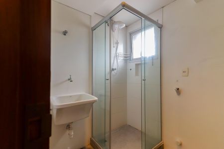 Studio para alugar com 28m², 1 quarto e 1 vaga Studio para alugar com 28m², 1 quarto e 1 vagaBanheiro