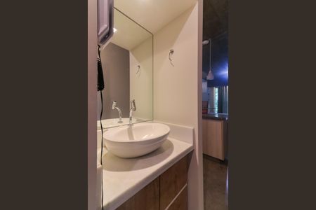 Studio para alugar com 28m², 1 quarto e 1 vaga Studio para alugar com 28m², 1 quarto e 1 vagaBanheiro