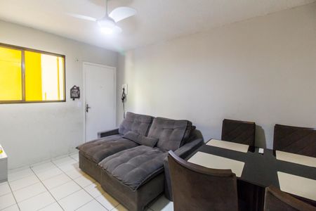 Sala  de apartamento para alugar com 2 quartos, 50m² em Conjunto Habitacional Mirante dos Altos, Barueri