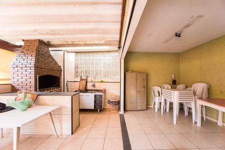 Apartamento à venda com 59m², 2 quartos e 1 vaga Apartamento à venda com 59m², 2 quartos e 1 vagaÁrea comum - Salão de festas